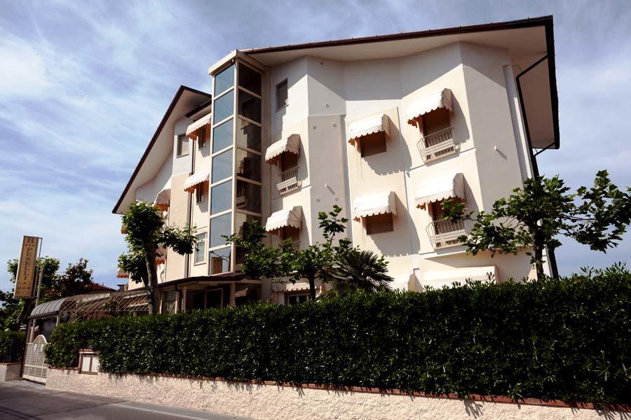 Hotel Peselli Marina di Massa Exterior foto